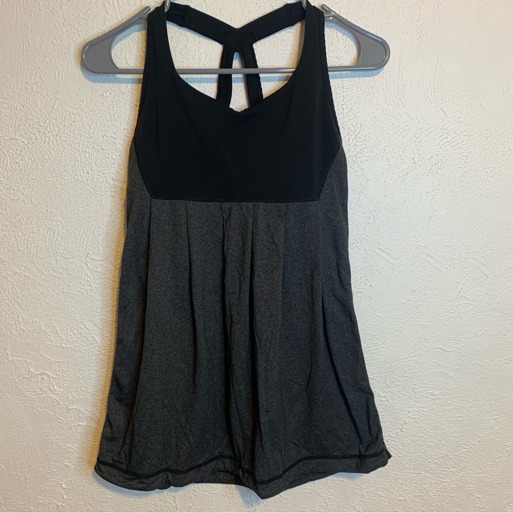 EUC LULULEMON ATHLETICA Tank with Built-in Bra Size 4 Gray & Black